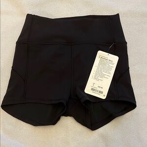 NWT Lululemon In the Movement Short - Size 6, Black